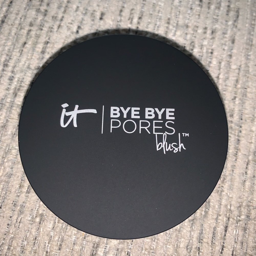 It Cosmetics Blush & Brush $63 Value New U… - Picture 3 of 9